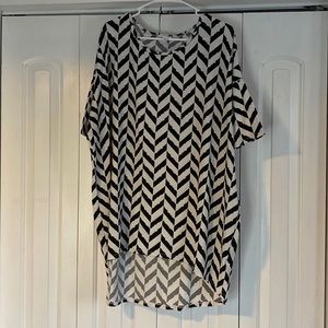 LuLaRoe black/white top